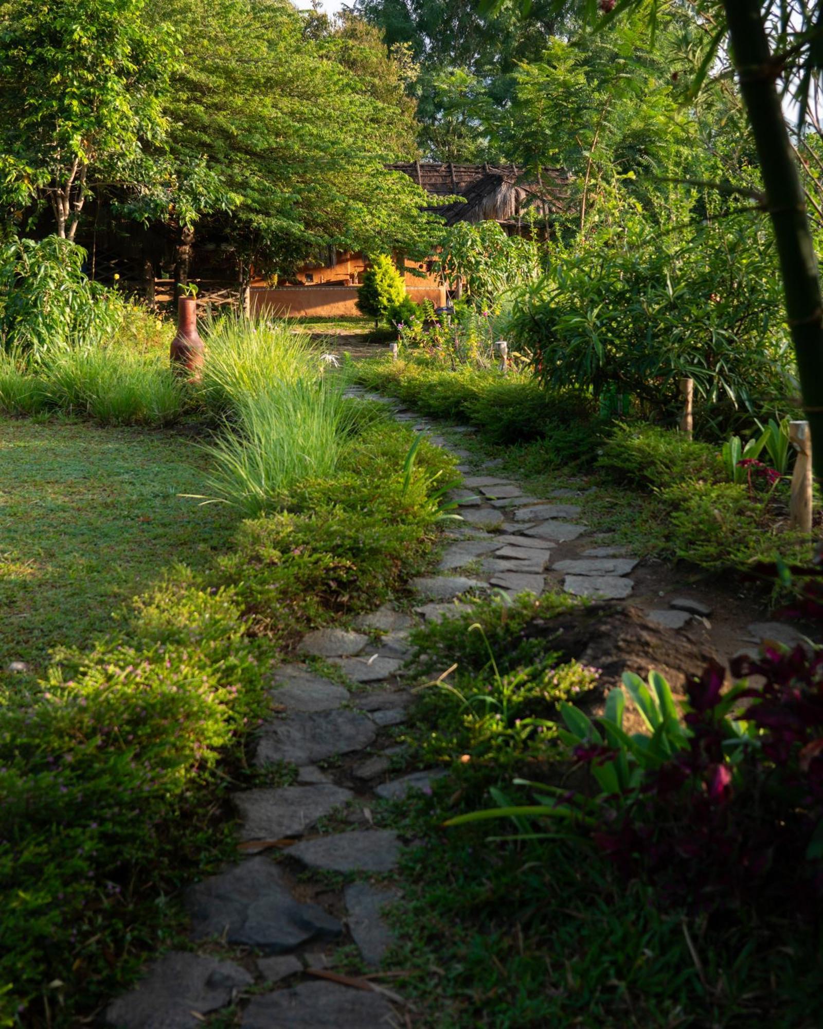 The Mudhouse Marayoor Hotel Munnar Exterior foto